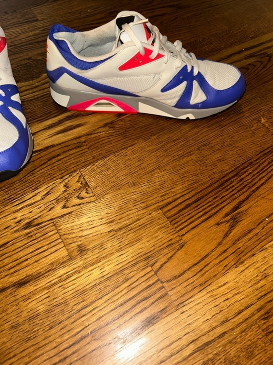 Nike Men’s Athletic Shoes White Black Royal Blue with Pink Accent Size 13 main image 4